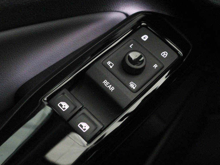 Vehicle Image 35