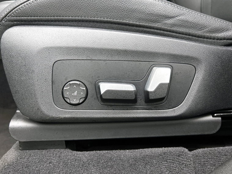Vehicle Image 28