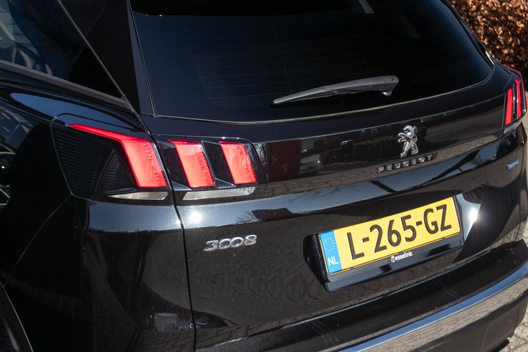 Vehicle Image 32