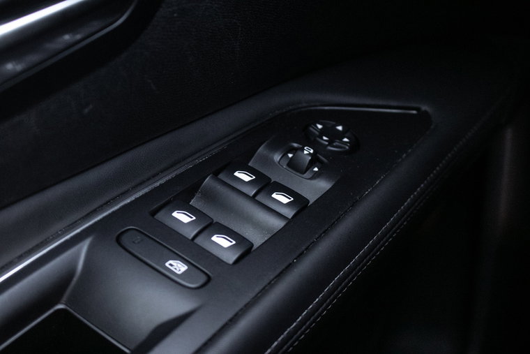 Vehicle Image 42
