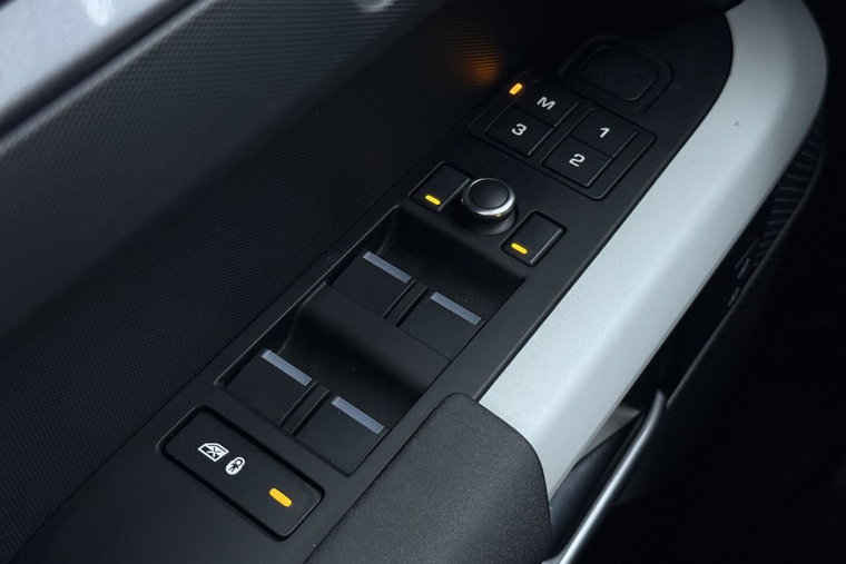 Vehicle Image 37