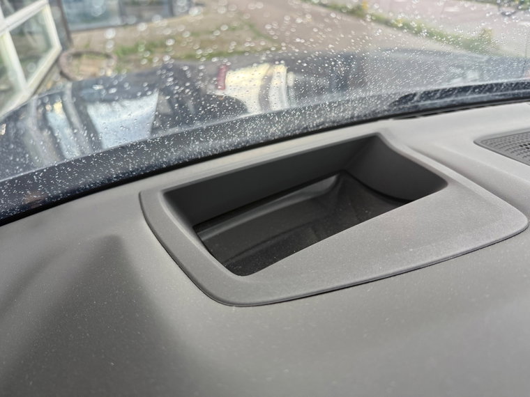 Vehicle Image 38
