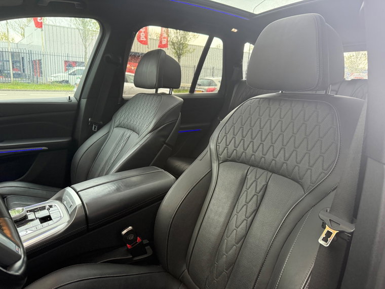 Vehicle Image 40