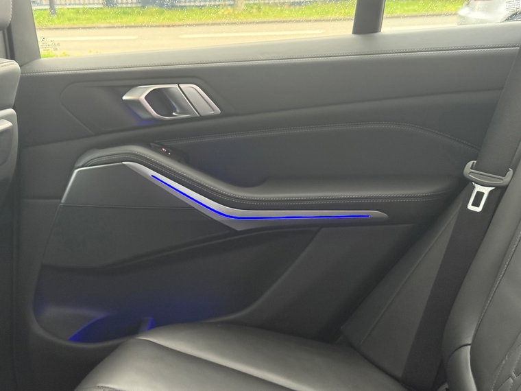 Vehicle Image 43