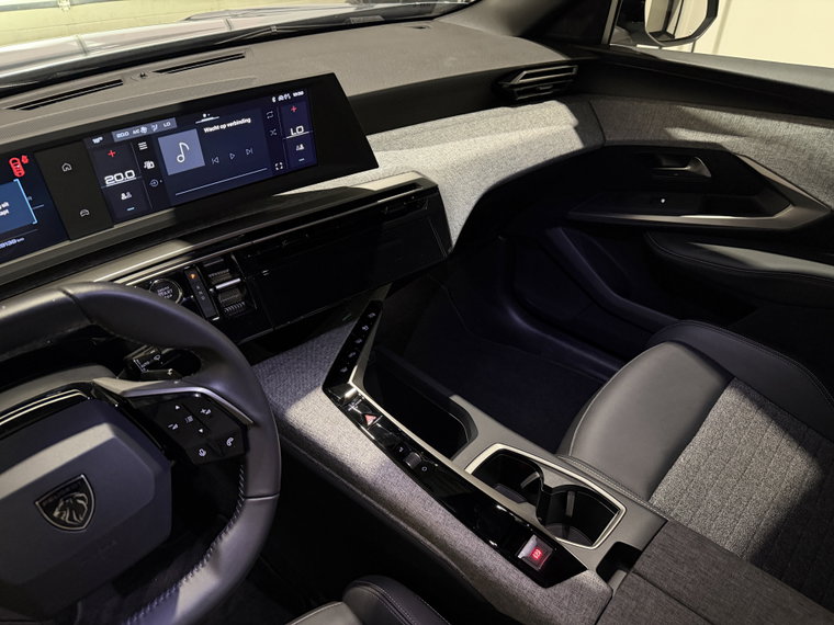 Vehicle Image 35