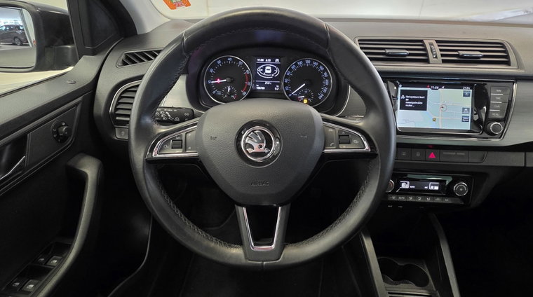 Vehicle Image 15