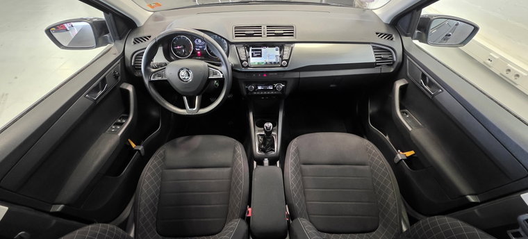 Vehicle Image 8