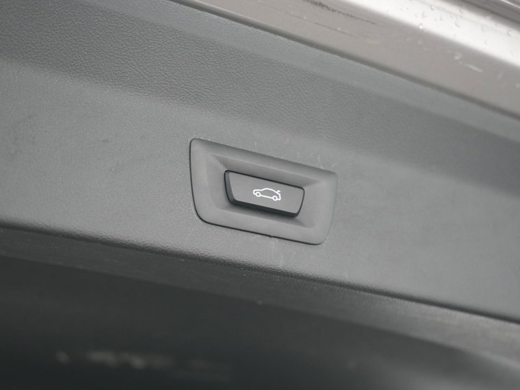 Vehicle Image 45