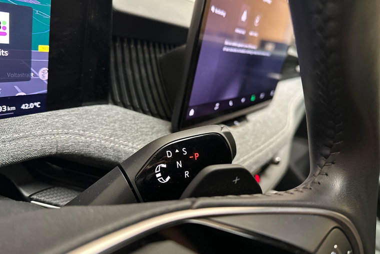 Vehicle Image 23
