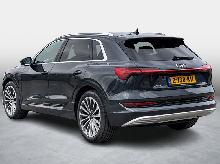 Vehicle Image 8