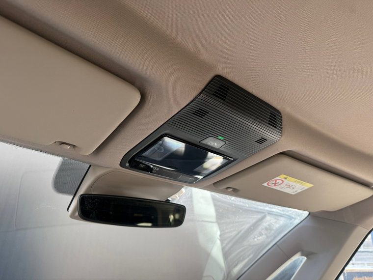 Vehicle Image 38