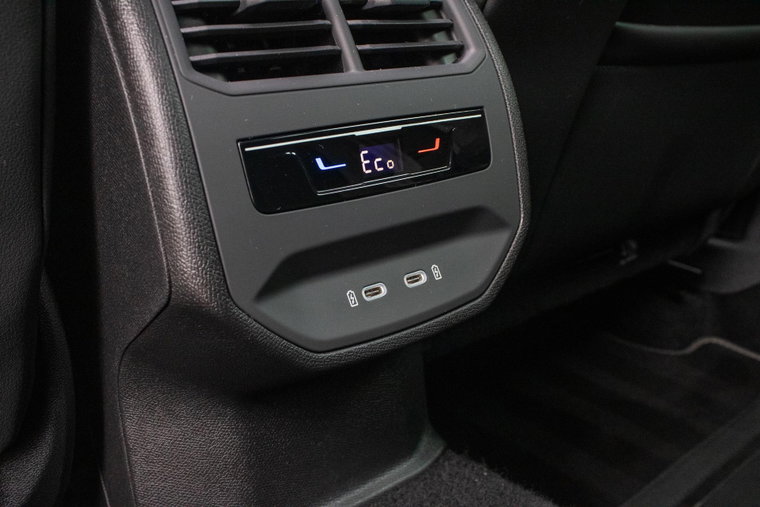 Vehicle Image 40