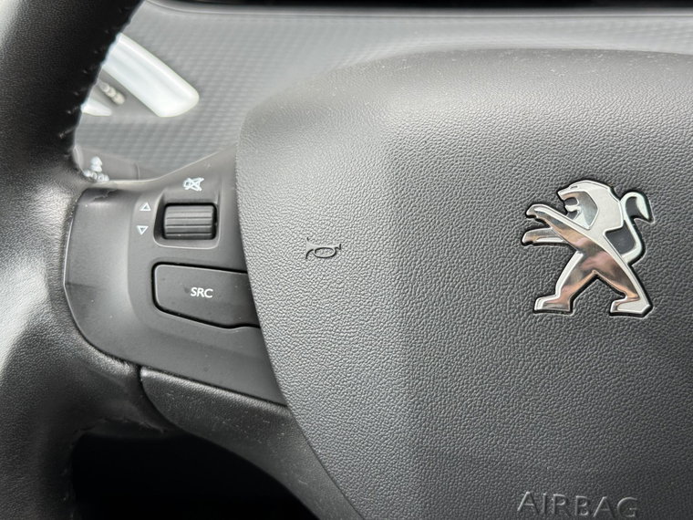 Vehicle Image 26