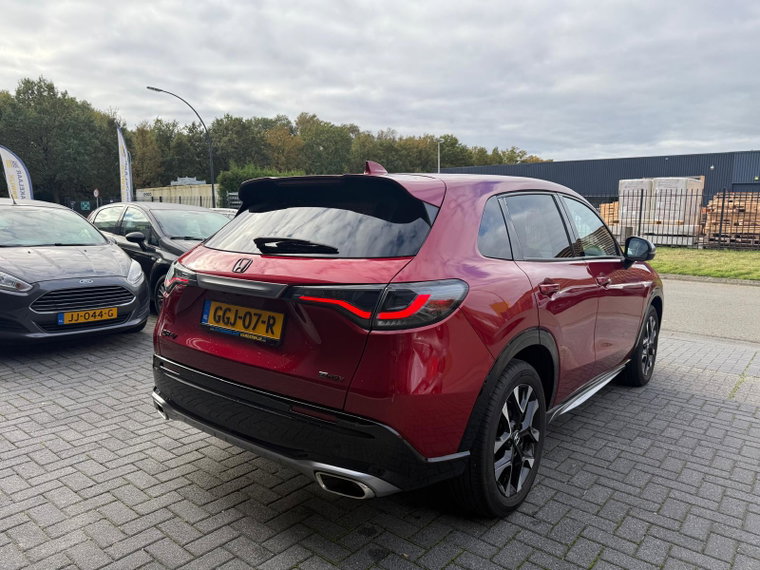 Vehicle Image 5