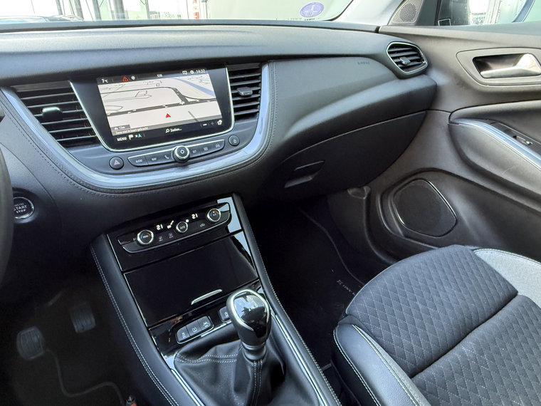 Vehicle Image 21