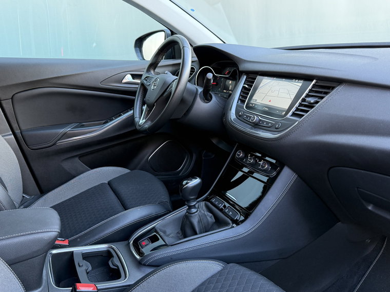 Vehicle Image 30