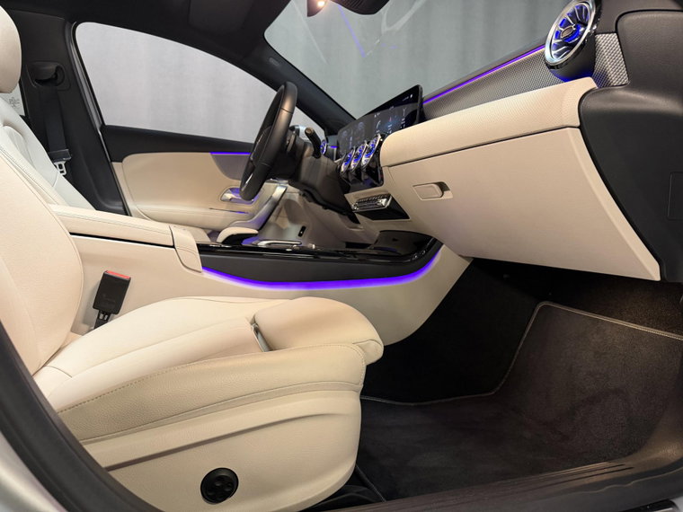 Vehicle Image 35