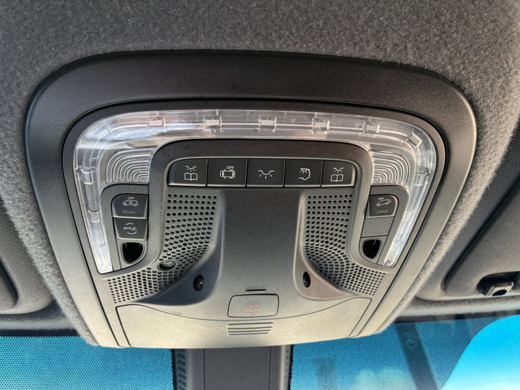 Vehicle Image 27