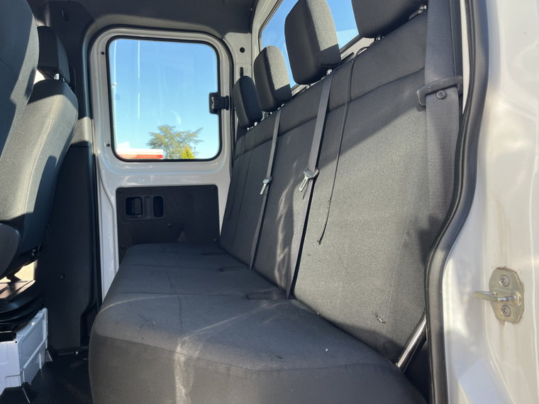 Vehicle Image 32