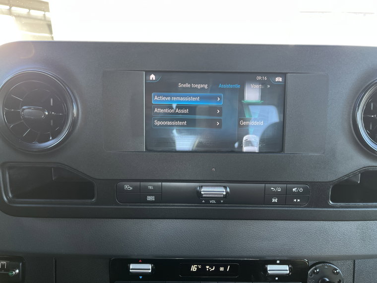 Vehicle Image 42