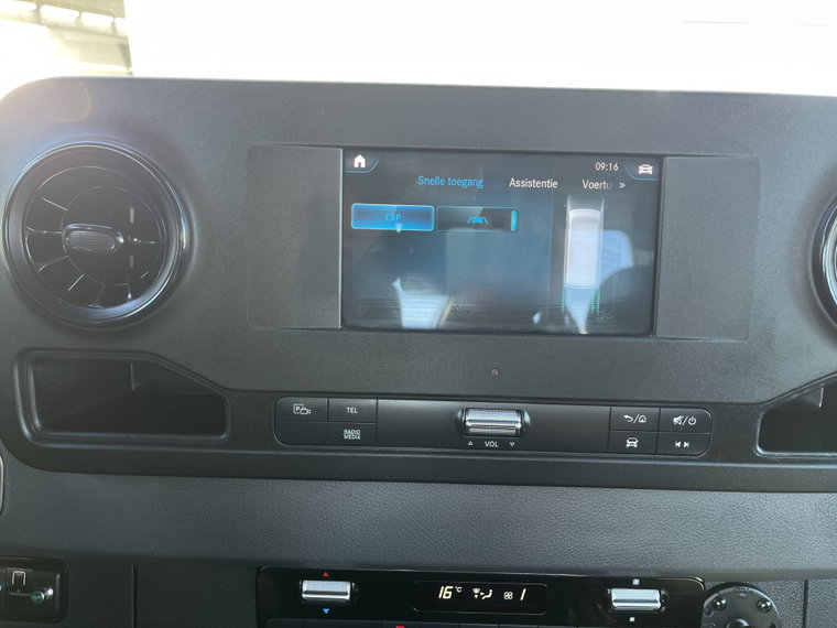 Vehicle Image 43