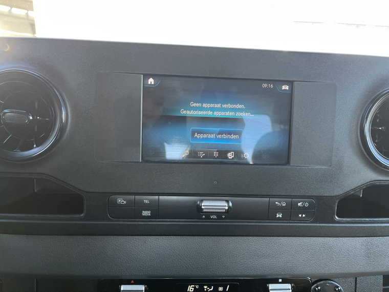 Vehicle Image 48
