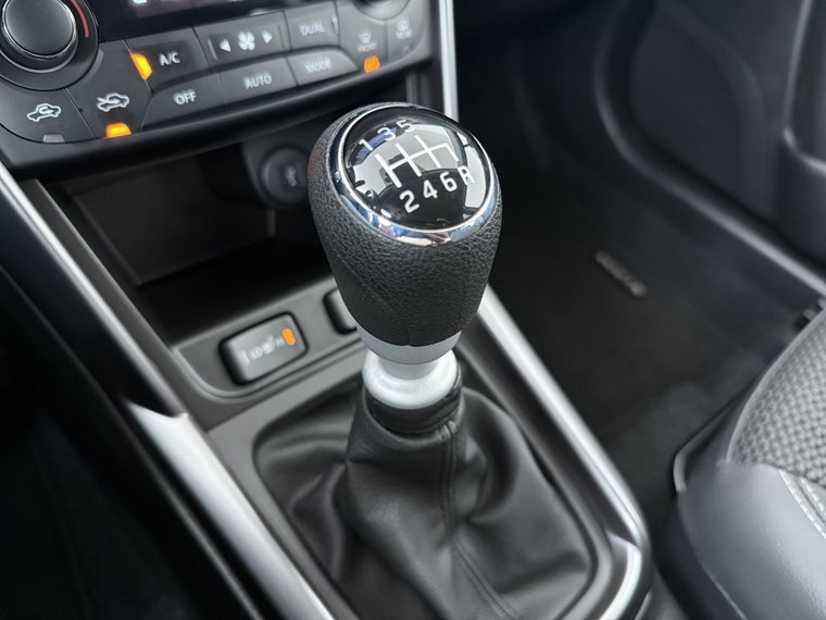 Vehicle Image 32