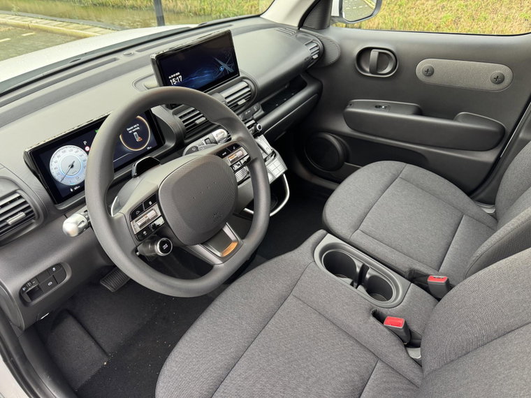 Vehicle Image 33