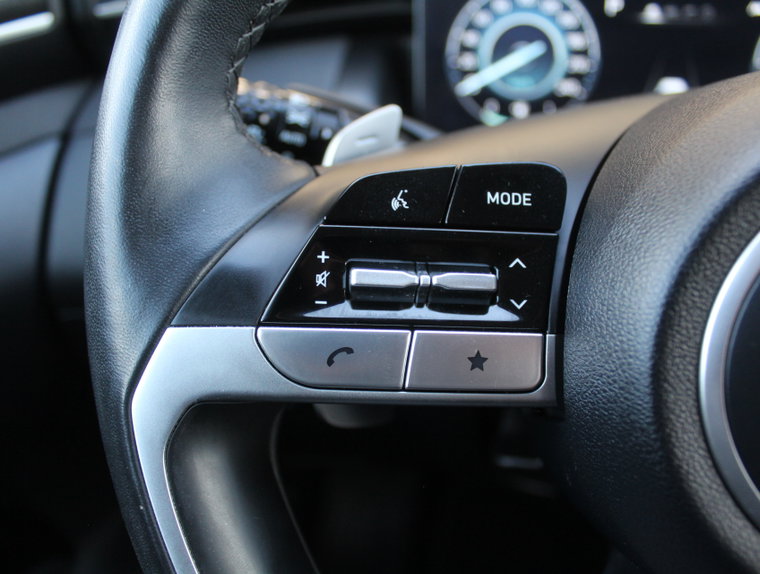 Vehicle Image 32