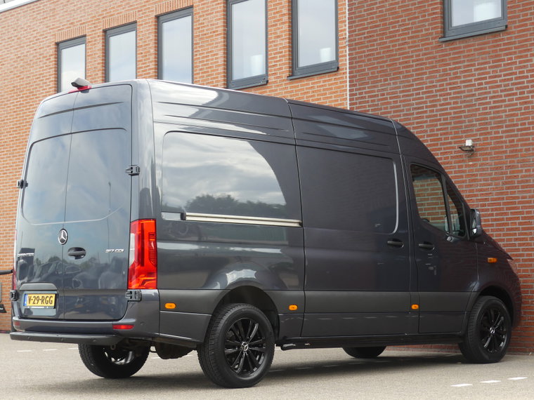 Vehicle Image 23