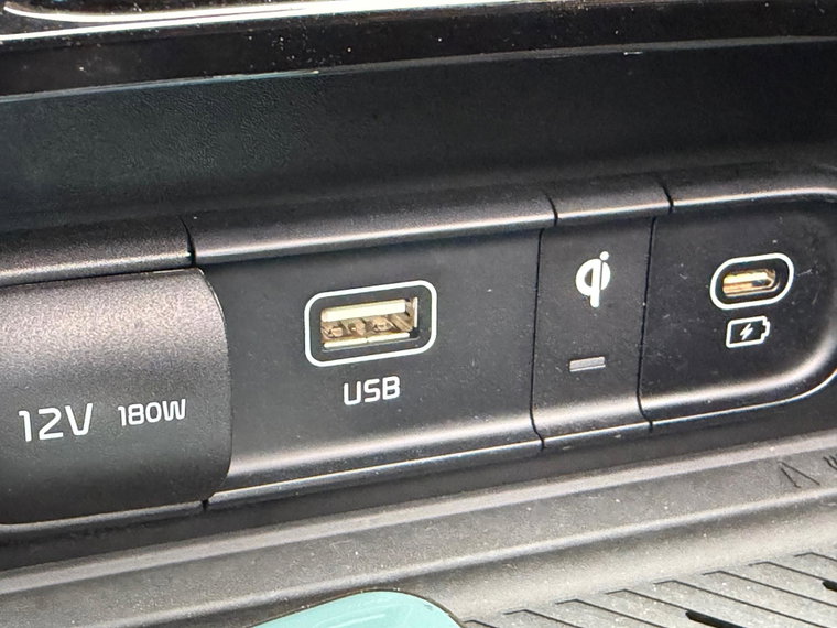 Vehicle Image 24