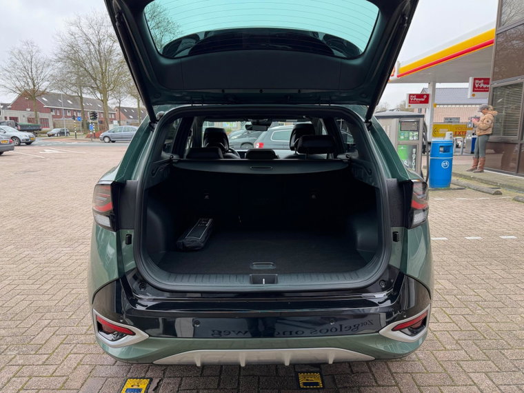Vehicle Image 32