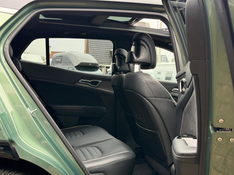 Vehicle Image 36