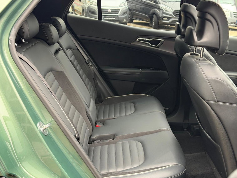 Vehicle Image 37
