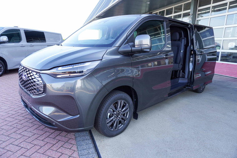 Vehicle Image 10