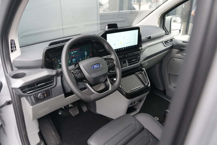 Vehicle Image 17