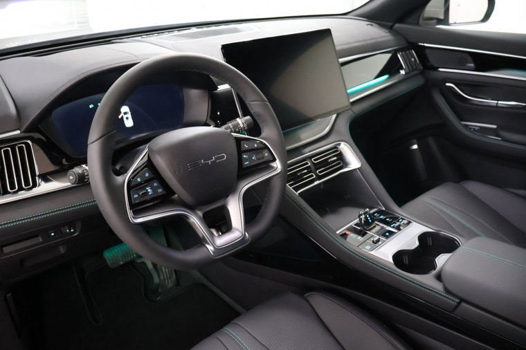 Vehicle Image 6
