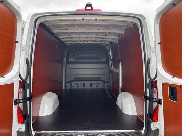 Vehicle Image 25