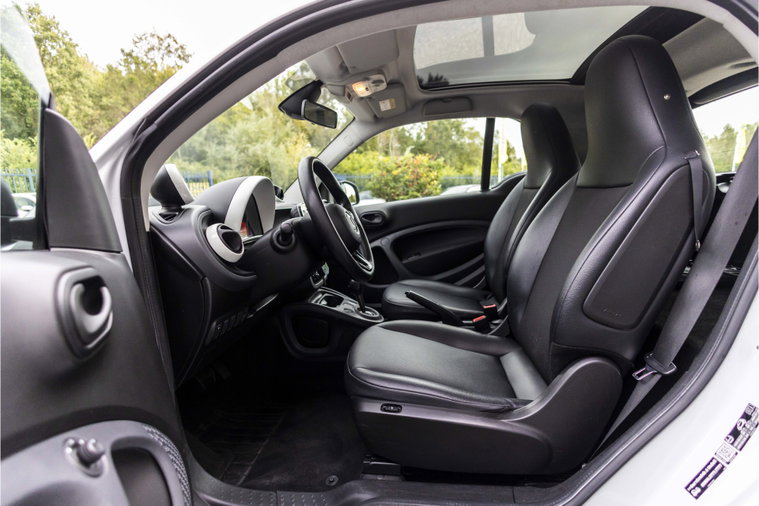 Vehicle Image 19