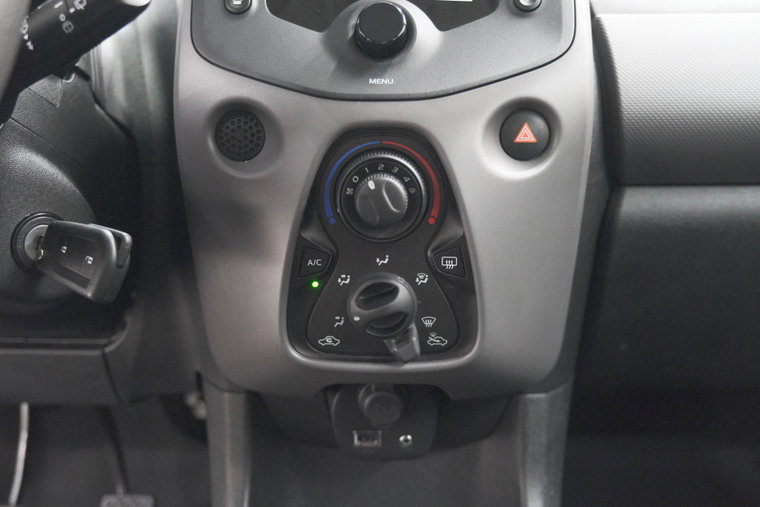 Vehicle Image 23