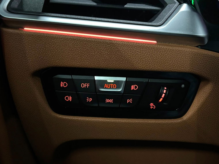 Vehicle Image 27