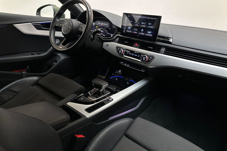 Vehicle Image 15