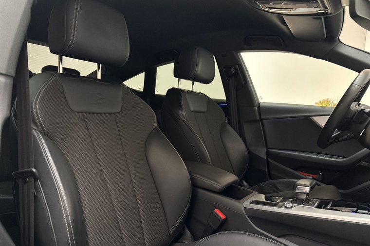 Vehicle Image 16