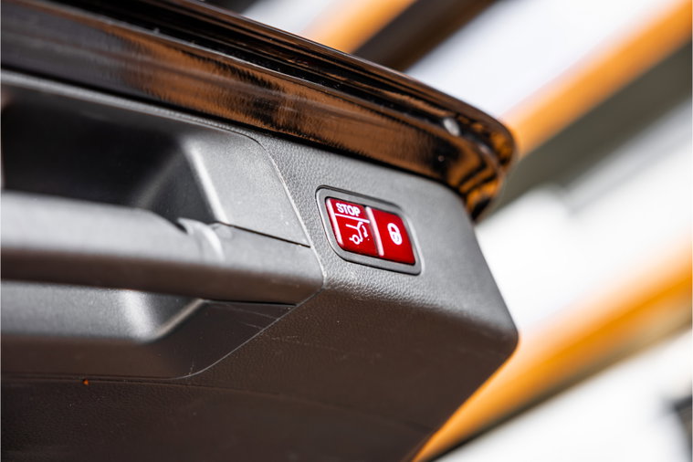 Vehicle Image 32