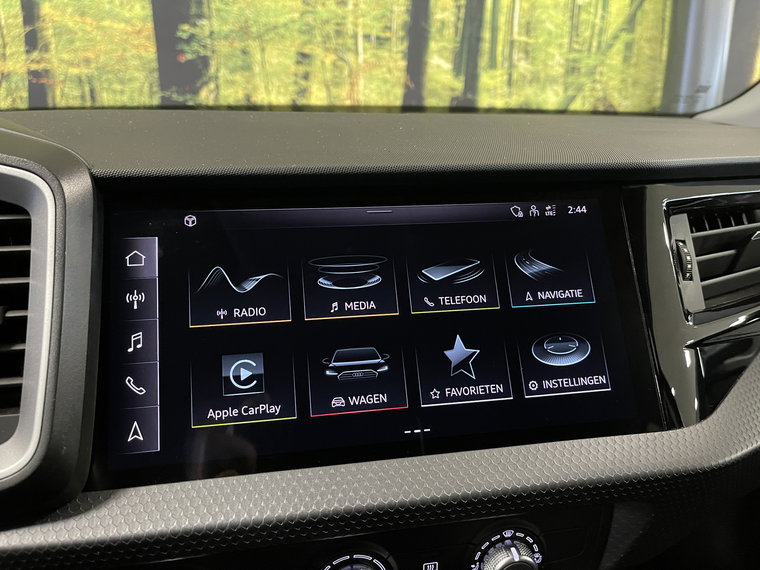 Vehicle Image 15