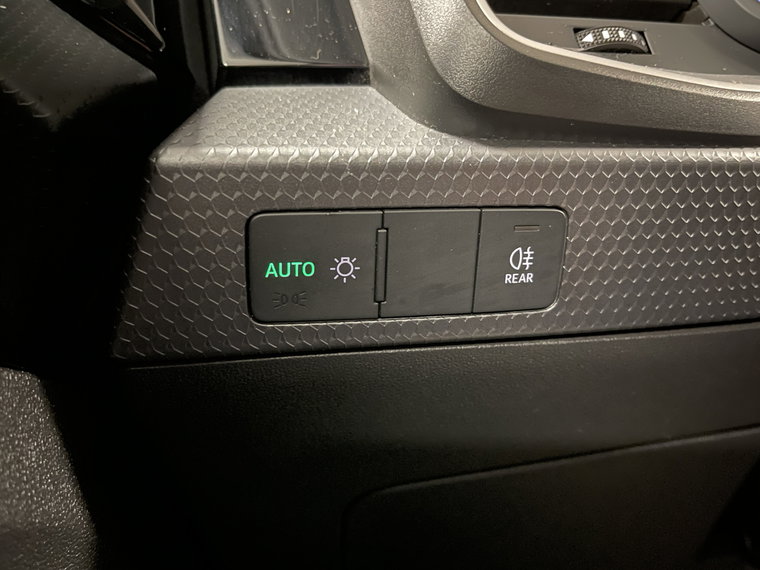 Vehicle Image 24