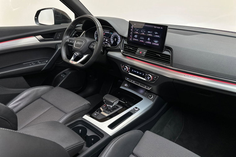 Vehicle Image 16