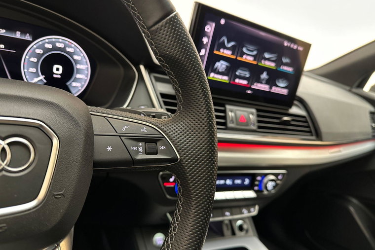 Vehicle Image 23