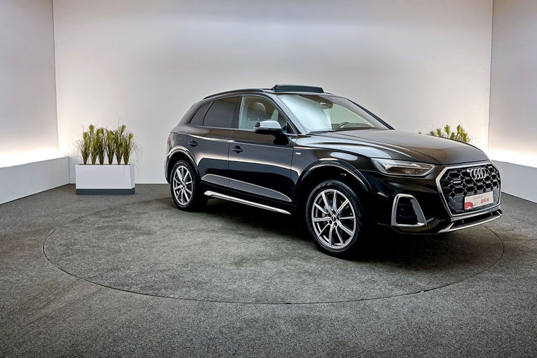 Vehicle Image 5