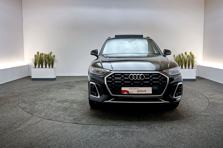Vehicle Image 9